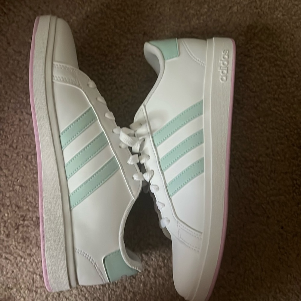 Size 7 kids adidas